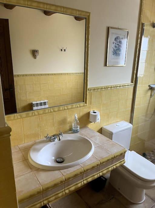 Apartment In Country House With Views And Pool Vespella de Gaia Bagian luar foto