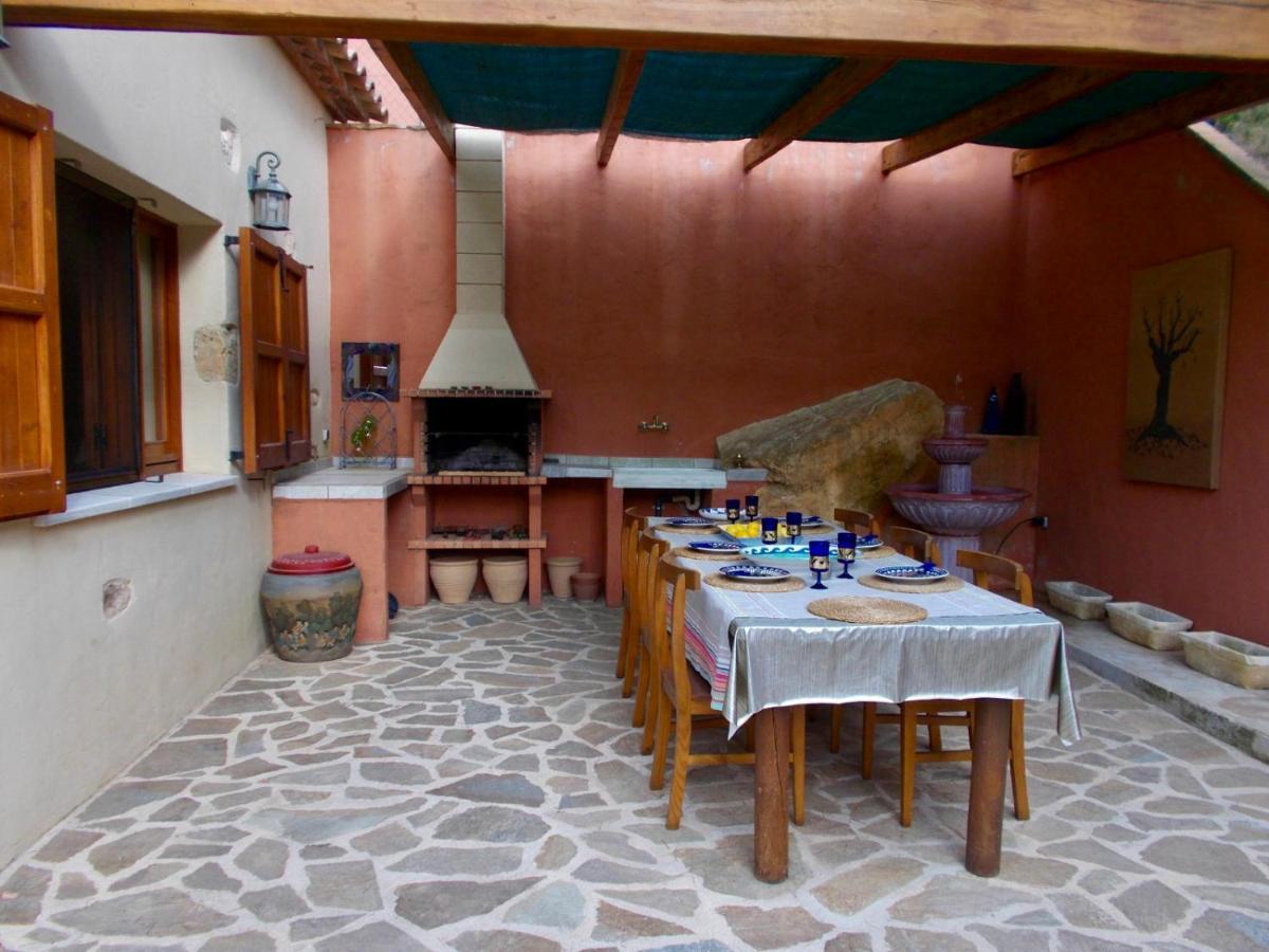 Apartment In Country House With Views And Pool Vespella de Gaia Bagian luar foto